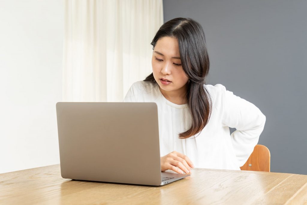 現代人に多い腰痛の主な要因とは