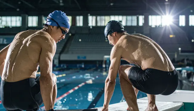 水泳の筋トレ・陸上トレーニングメニュー｜泳ぎが変わる練習と用具│筋