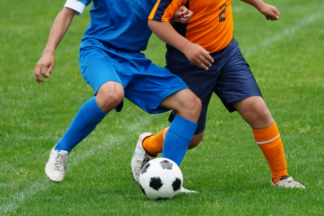 サッカー練習メニュー｜自主練でできる基礎練習とトレーニング器具